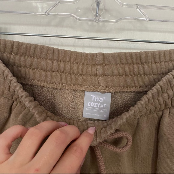 Aritzia TNA Cozyaf Boyfriend Sweatpants - Picture 4 of 4